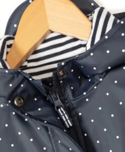 Ciré Bleu Marine Fille -Terre De Marins prod 4556 imper cire imprime fond indigo pizana 666x812 fc7ea0111e0b