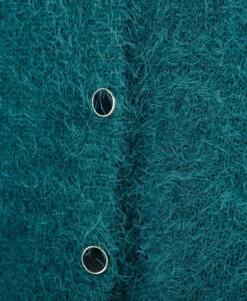 Gilet Poils Longs Vert émeraude Femme -Terre De Marins prod 672 cardigan tricot emeraude hisser 666x812 fc7ea0111e0b