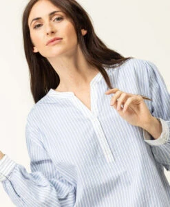 Blouse Bleu Rayée Manches Longues Femme -Terre De Marins prod 8053 blouse ml fond naturel raye bleu cardone 666x812 fc7ea0111e0b