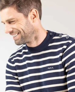 Pull Marinière Indigo Homme -Terre De Marins prod 9084 pull fond indigo raye grege karacla 666x812 fc7ea0111e0b